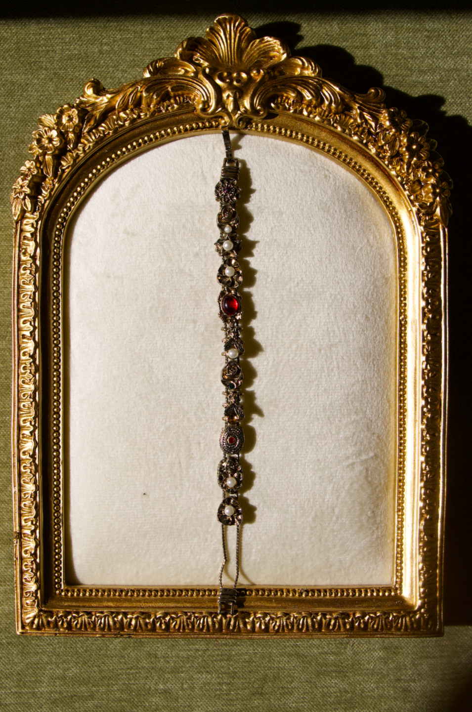 Vintage Gold Tone Victorian Style Bracelet