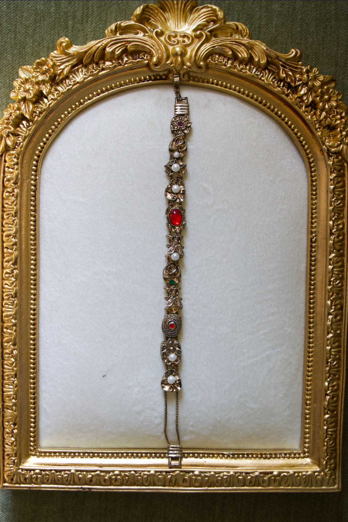 Vintage Gold Tone Victorian Style Bracelet